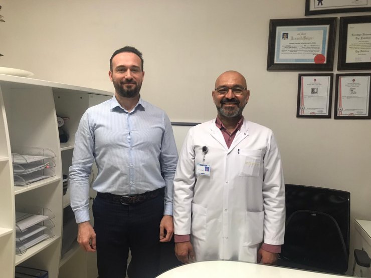 Karnında 40 santimetrelik fıtıkla yaşıyordu