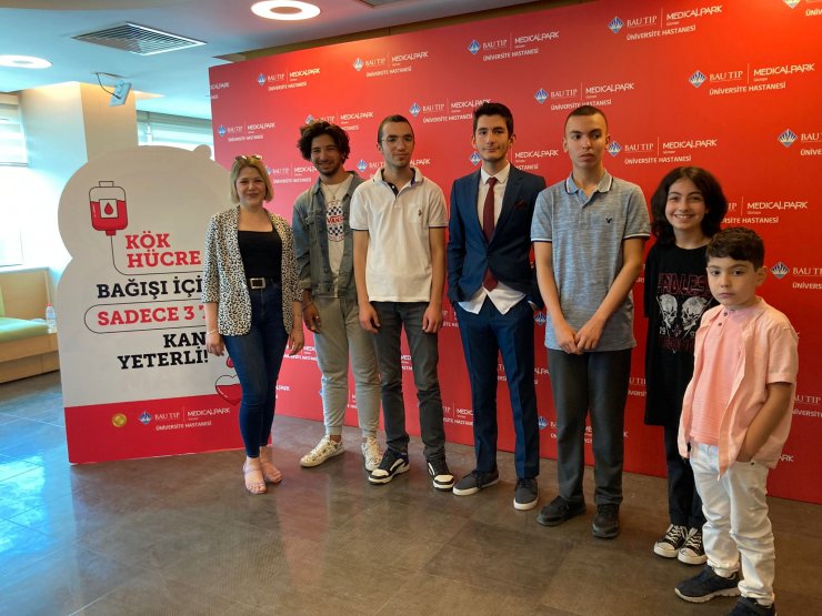 Kemik iliği nakliyle hayata tutunanlar 11 yıl sonra kurtarıcılarıyla bir araya geldi