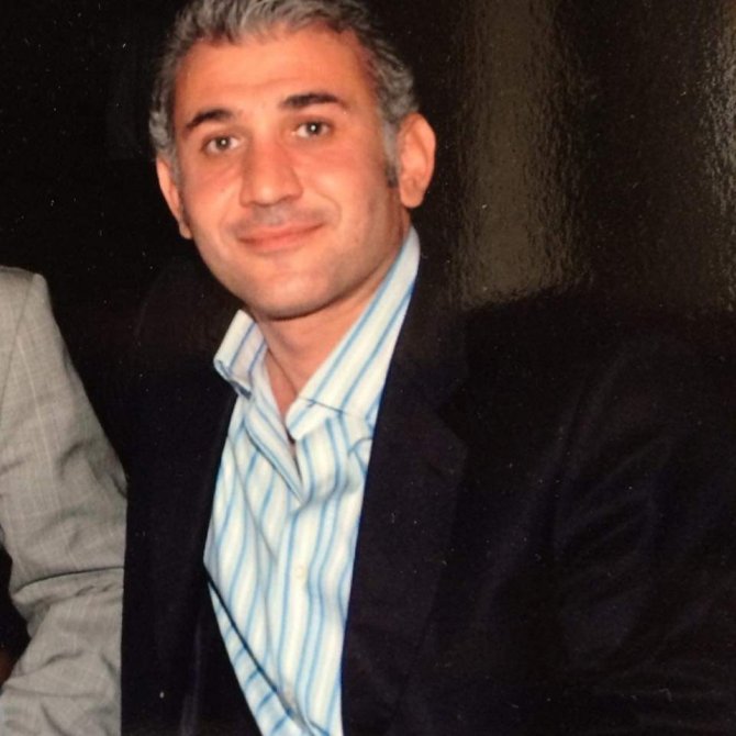 Kontrolden çıkan motosiklet kaldırımda yürüyen gence çarptı: 2 ölü