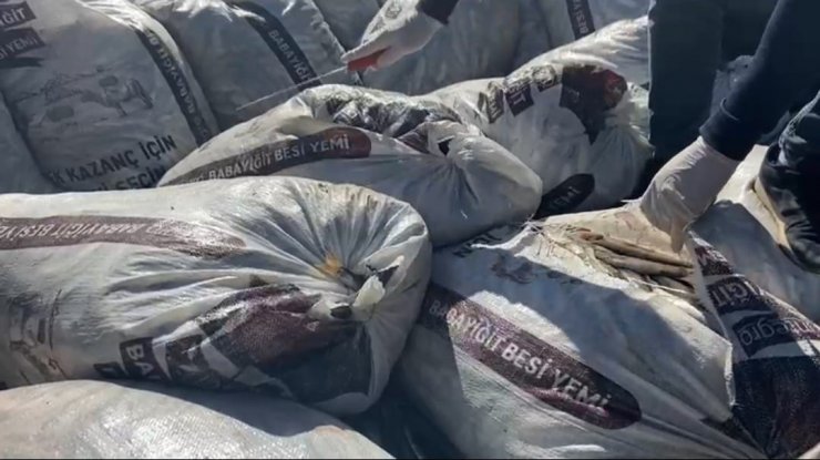 Van'dan Ağrı'ya götürülmek istenen 2,5 ton inci kefali ele geçirildi