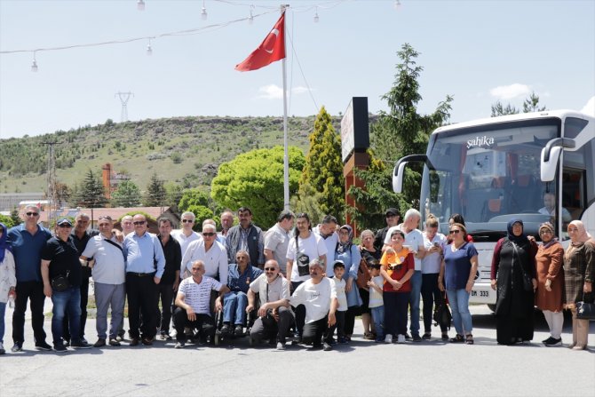 Silah arkadaşları 33 yıl sonra gaziyi ziyarete gitti