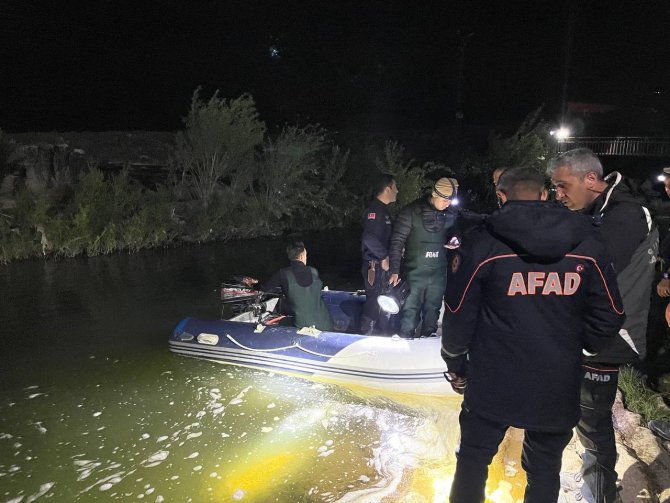 Balık tutmaya çalışırken düşen bir kişi hayatını kaybetti