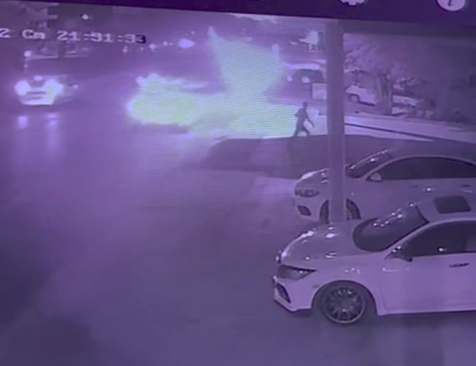 Çarptığı motosikletlinin ölümüne sebep olan sürücü aracını bırakıp böyle kaçtı