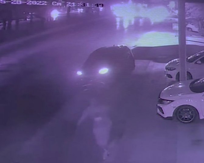 Çarptığı motosikletlinin ölümüne sebep olan sürücü aracını bırakıp böyle kaçtı