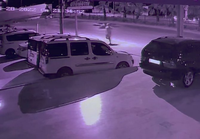 Çarptığı motosikletlinin ölümüne sebep olan sürücü aracını bırakıp böyle kaçtı