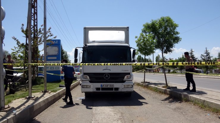 Kamyonda ölü bulundu