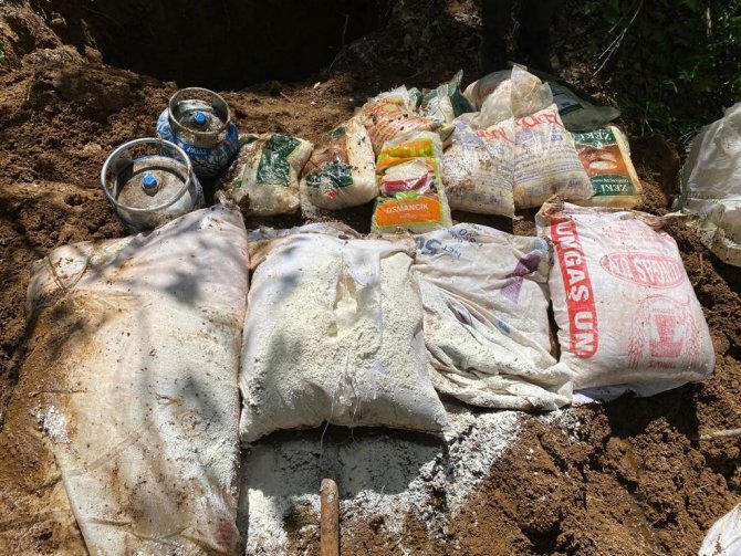 Operasyonda 3 sığınak imha edildi