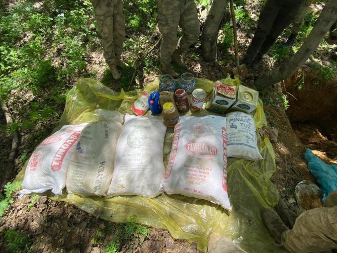 Operasyonda 3 sığınak imha edildi