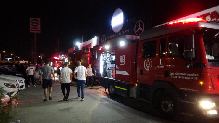 Otluk alanda çıkan yangın oto galeriye sıçradı