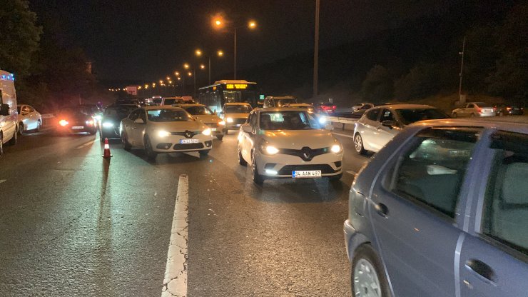 Otomobil kamyona çarptı: 1 ölü, 1 yaralı 