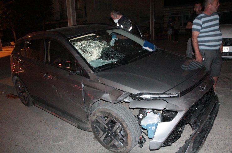 Otomobilin çarptığı motosikletli öldü, kaçan sürücü aranıyor