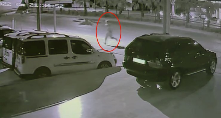 Otomobilin çarptığı motosikletli öldü, kaçan sürücü aranıyor