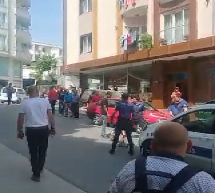 Sokakta düğün tartışmasında arbede çıktı, polis havaya ateş etti