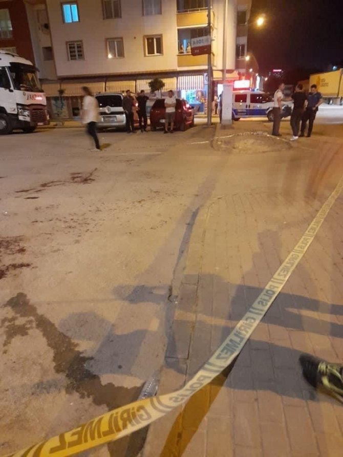 Tornavida ile dehşet saçtı : 1 ölü 2 yaralı