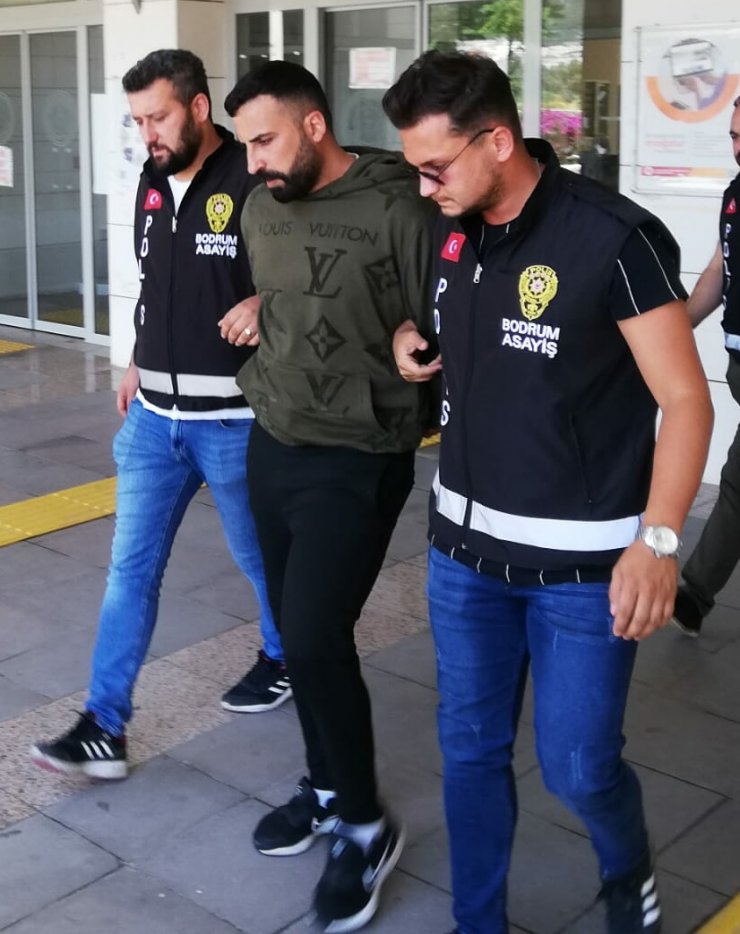 Adliye çıkışı kaçan hükümlü yakalandı