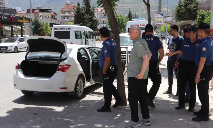 Arkadaşlarına pompalı tüfekle ateş açtı, Dilara yaralandı