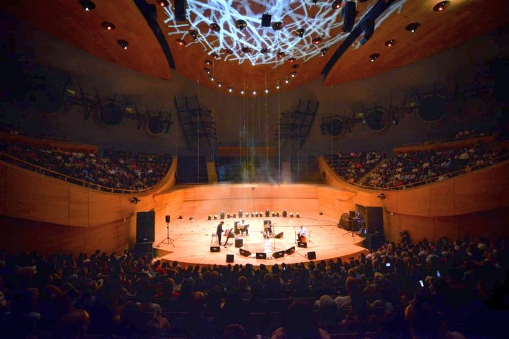 Bakan Ersoy, Buika'yı izledi