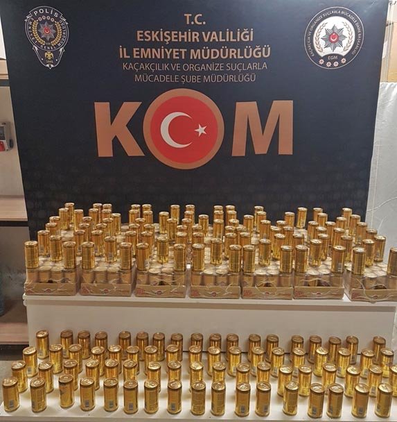 Eskişehir’de kaçak hap ve sigara ele geçirildi