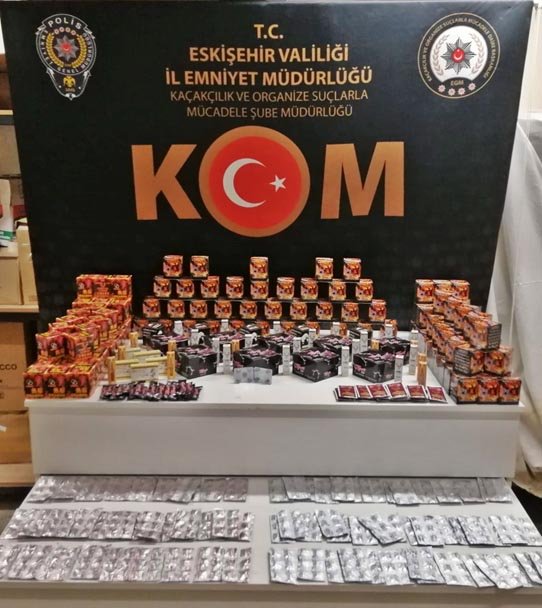 Eskişehir’de kaçak hap ve sigara ele geçirildi