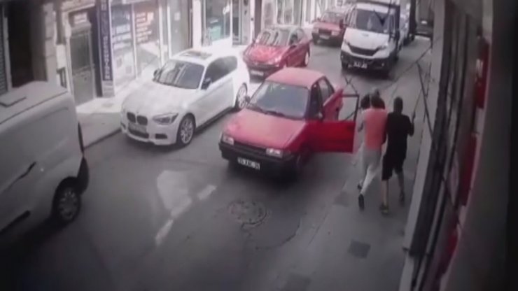 Silivri'de bıçaklı kavgada baba ve oğlu yaralandı 