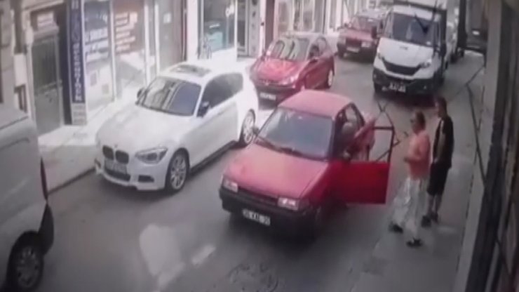 Silivri'de bıçaklı kavgada baba ve oğlu yaralandı 