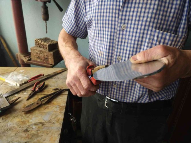 Son kuşak teneke ustası 40 yıldır saca şekil veriyor