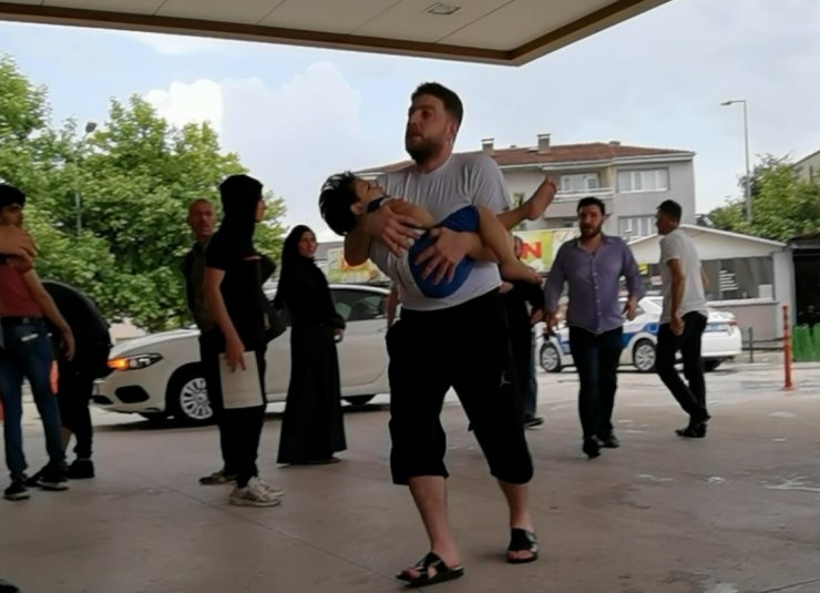 5’inci kattan düşen Suriyeli Omar, hayati tehlikesi geçti