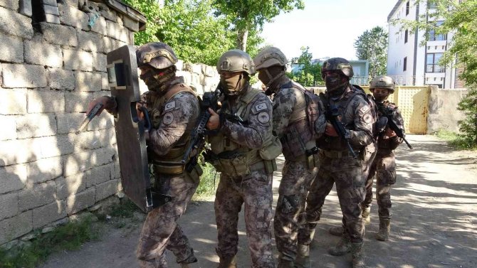 Düzensiz göçmenler yakalandı