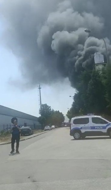 Fabrikada patlama sonrası yangın: 1 ölü, 5 yaralı