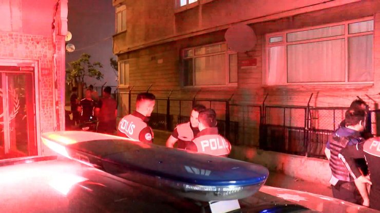 Bıçaklı saldırgan bacağından vurularak yakalandı