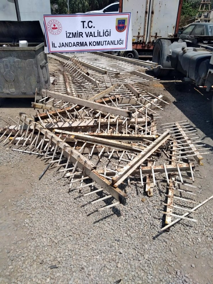 Demir yolu hattında korkuluk hırsızlığı