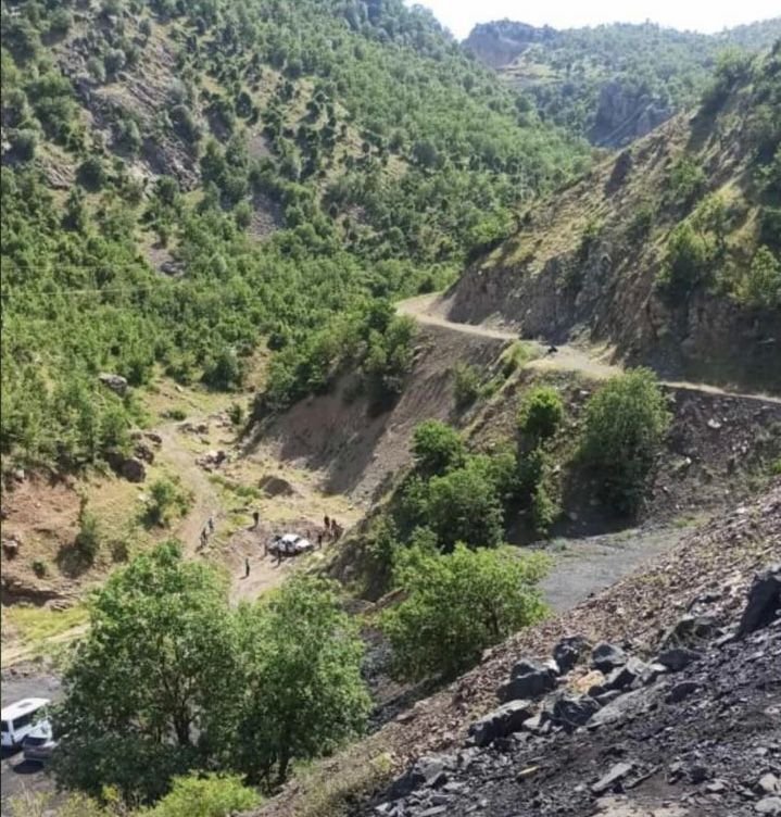 Enerji dağıtım şirketine ait kamyonet şarampole yuvarlandı: 3 ölü, 2 yaralı