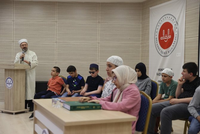 Erbaş, görme engelli hafızlık öğrencilerinin yıl sonu etkinliğine katıldı