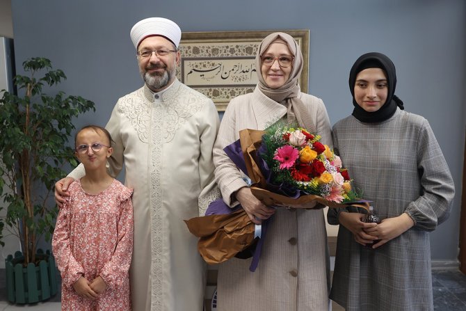 Erbaş, görme engelli hafızlık öğrencilerinin yıl sonu etkinliğine katıldı