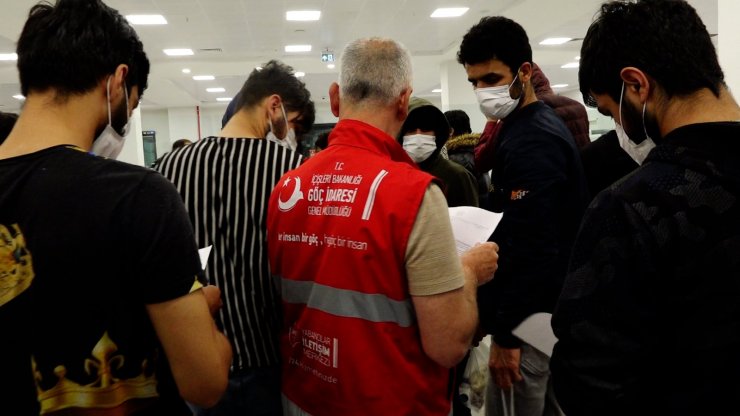 İstanbul'da yakalanan 6 bin 686 kaçak göçmen sınır dışı ediliyor