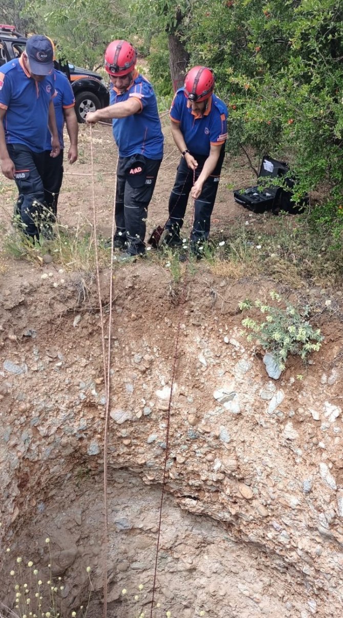 Kuyuya düşen keçiyi AFAD kurtardı