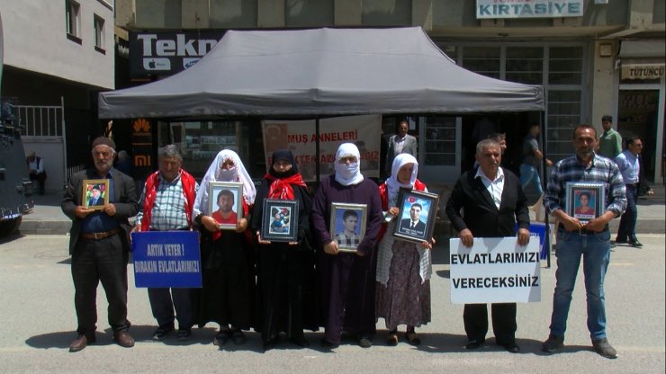 Muş'ta evlat nöbeti tutan aile sayısı 37'ye yükseldi
