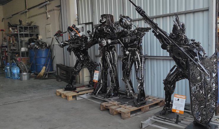 Otomobillerin hurda parçalarından heykellere yoğun ilgi