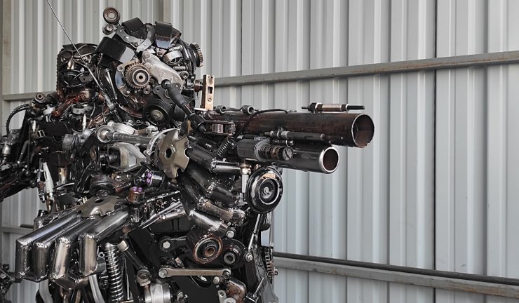 Otomobillerin hurda parçalarından heykellere yoğun ilgi