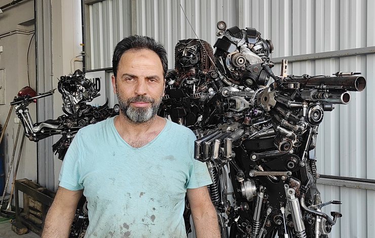 Otomobillerin hurda parçalarından heykellere yoğun ilgi