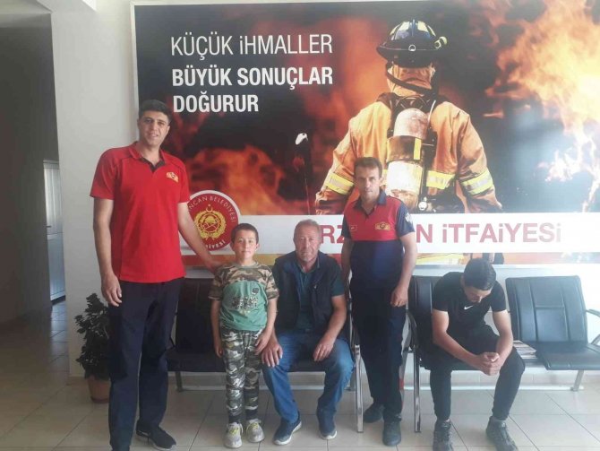 Parmağına sıkışan yüzüğü itfaiye ekipleri çıkardı