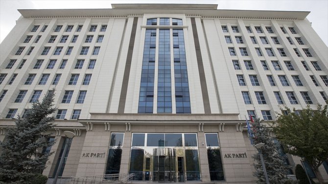 AK Parti cuma günü büyük kampa giriyor