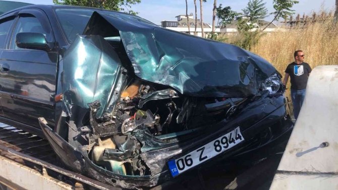 Test sürüşü otomobili ile  kaza yaptılar