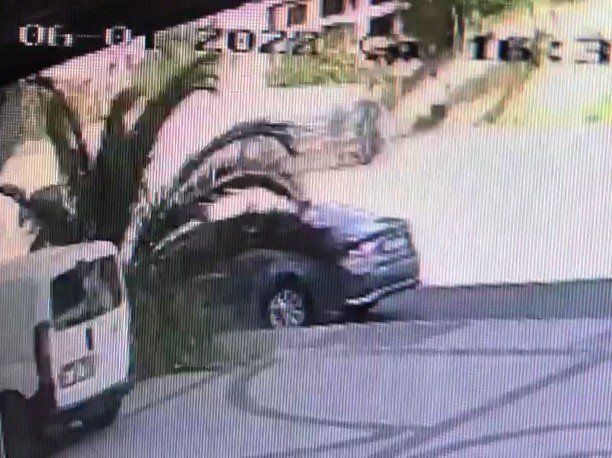 Test sürüşü otomobili ile  kaza yaptılar