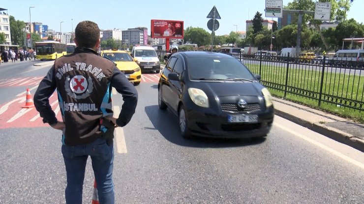 Trafik polisinden denetim: Korsan taksici 'hayır yapıyordum' dedi