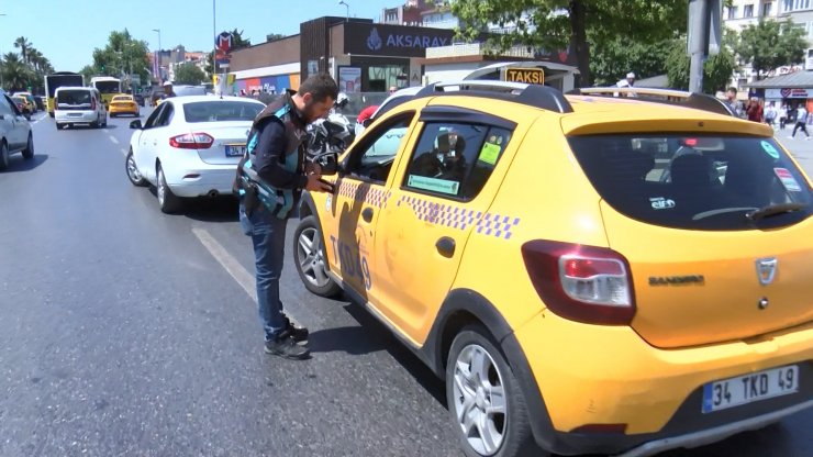 Trafik polisinden denetim: Korsan taksici 'hayır yapıyordum' dedi
