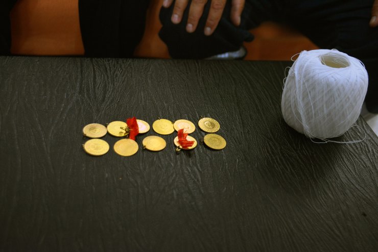 11 Cumhuriyet altınını torunları yanlışlıkla sokağa attı