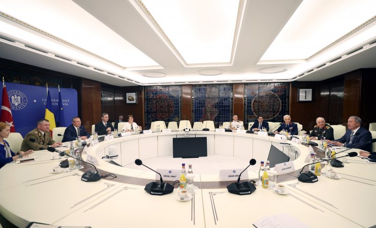 Akar, Romanya Başbakanı Ciuca ile görüştü