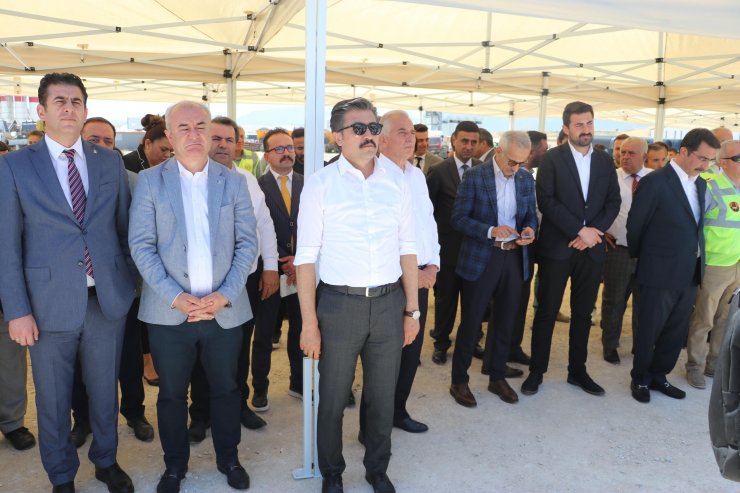 Bakan Karaismailoğlu: Aydın-Denizli ulaşımı 2 saatten 70 dakika düşecek