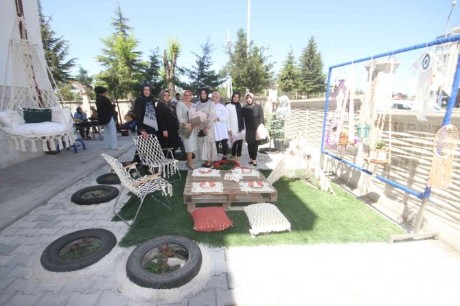 Beyşehir’de yıl sonu sergisi açıldı